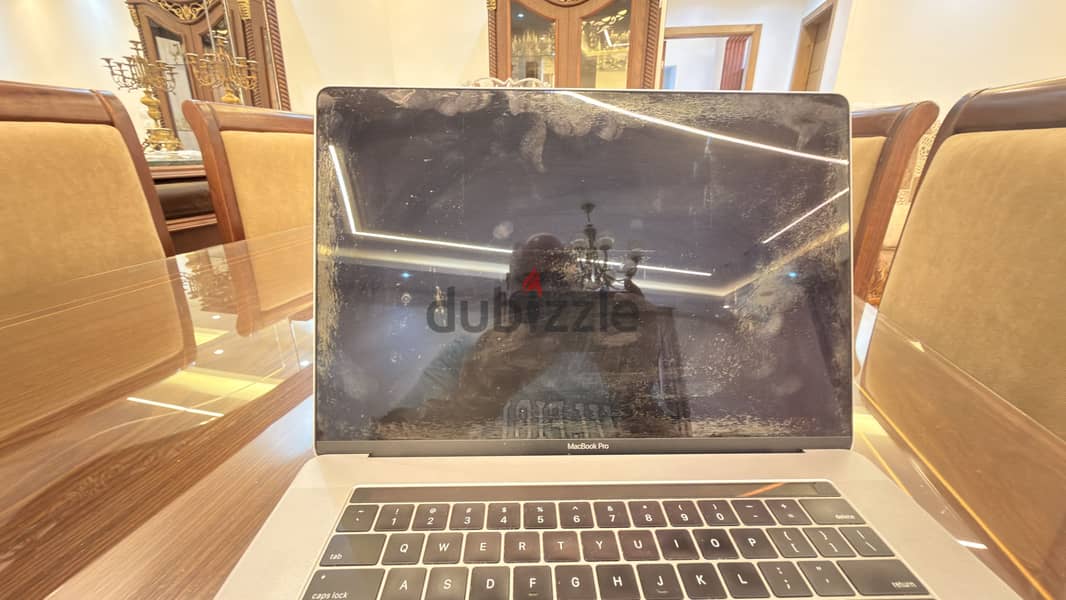 MacBook Pro very good condition 2