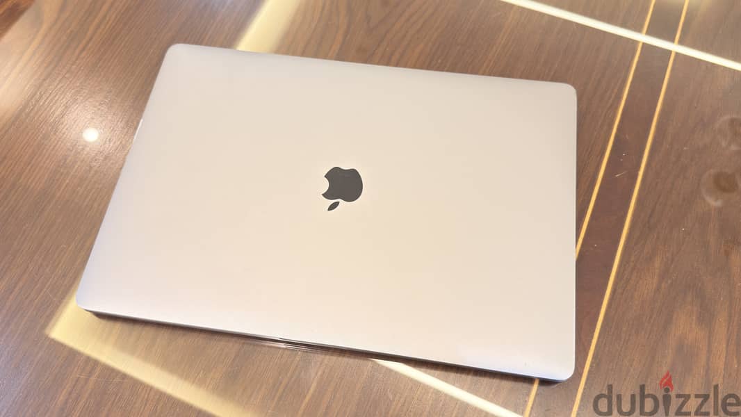 MacBook Pro very good condition 6