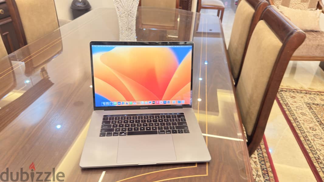 MacBook Pro very good condition 10
