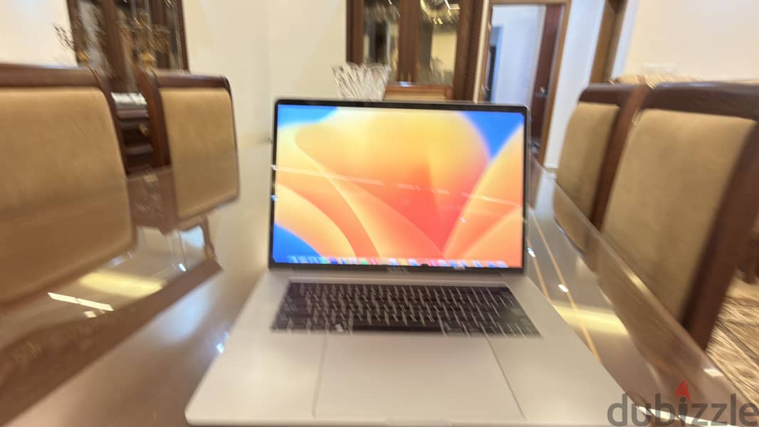 MacBook Pro very good condition 25