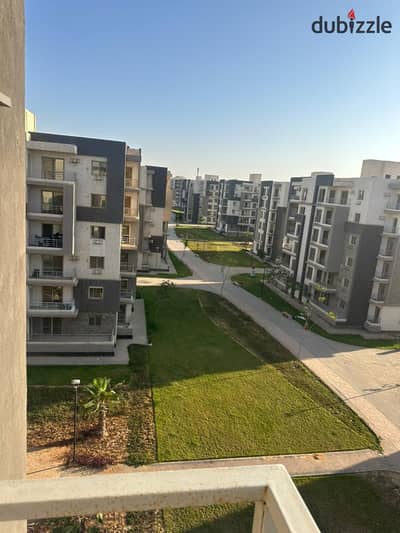 Apartment for sale in a prime location within the compound, resale from the original owner, 100 meters, fully finished, in Janna October.