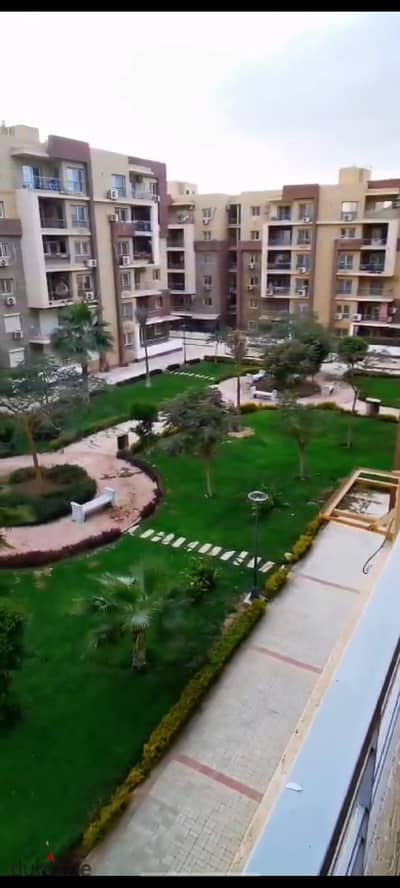 فرصه للبيع  بدار مصر القرنفل  موقع استثنائى بجوار الرحاب 2 بحرى صريح  بجوار بوابه 7  فيو مباشر على اكبر جاردن