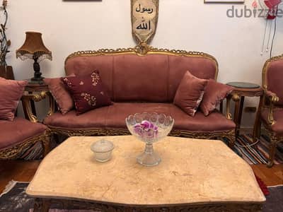 صالون مذهب صناعة ميفكو حلوان كنبة و و اربع كراسي و ترابيزة و ستارة