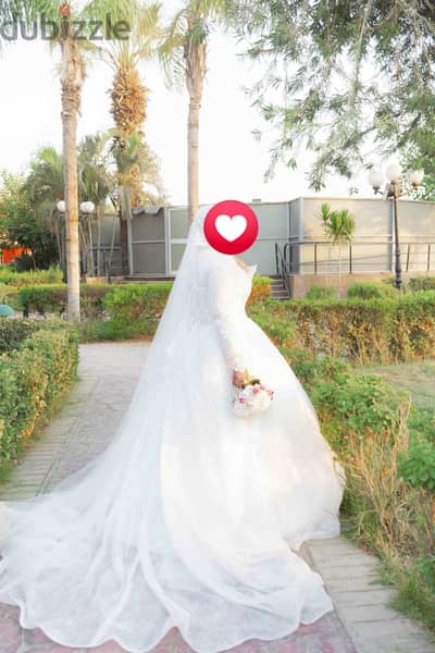 فستان منفوش للبيع