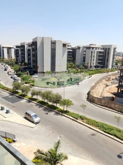 للايجار في مدينتي شقه قانون جديد 84م دور الرابع 2 غرفه نوم + 1 حمام موقع مميز داخل بريفادو فيو مفتوح دقيقه من الخدمات و المسجد قريبه جدا نادي بريفادو