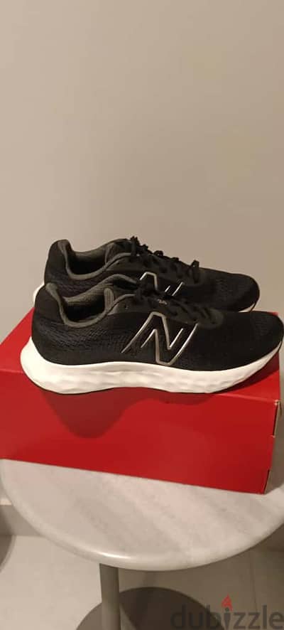 New Balance New 520 size 43 كوتشي جديد نيو بلانس اصلى مقاس ٤٣