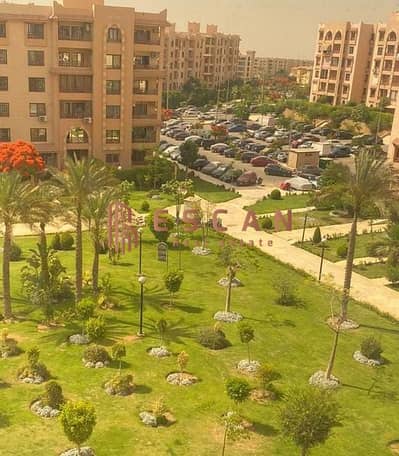 فرصه للبيع في مدينة الرحاب بالمرحله الخامسه علي فيوو وايد جاردن الصور ارشيفيه   شقه بمساحة ٢٠٤ متر  طابق رابع يوحج اسانسير  تشطيب الشركه