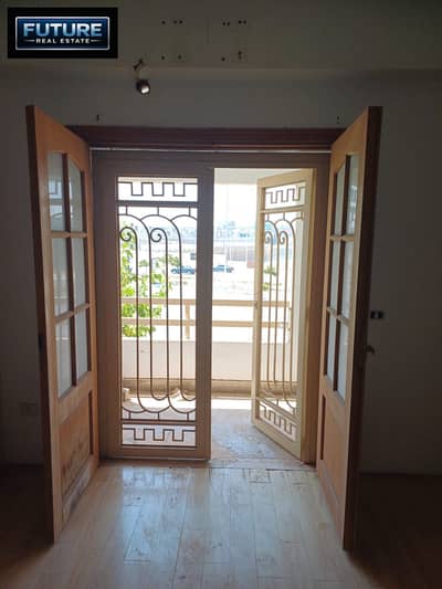 Apartment 180 m in the Violet Buildings in the First Assembly New Cairo