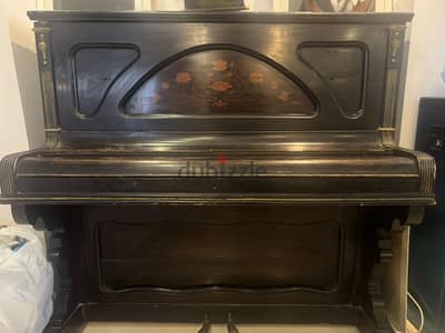 Antique Piano