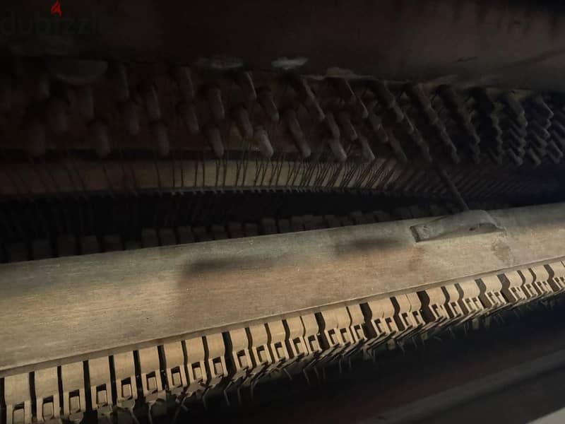 Antique Piano 3