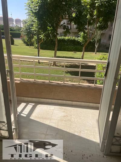 For sale, a ground floor property with a garden B6, area 103m, Smart model, 3 rooms + 2 bathrooms, ground floor with a 55 meter garden, in Widegarden, required 6,200,000. For contact, phone or WhatsApp 01002715806