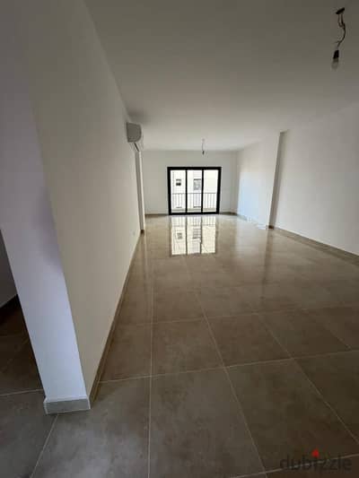 Apartment for rent, ready to move, repeated floor, 160 sqm, 3 bedrooms, in Fifth Square Al Marasem, New Cairo.