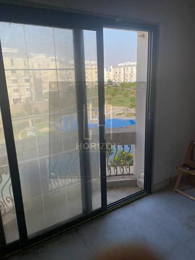 افضل سعر اي فيلا رووف  نص مفروش باجهزة ايجار كمبوند ماونتن فيو هايد بارك I Villa garden rent Mountain View Hyde Park MVHP