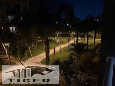 بمدينتي  للإيجار شقه 74m   فرش مودرن      أمام  الخدمات /. لفترة محدودة            {{{{.  اقوي العروض  √√√. فرصة  }}}}  B12  74m تشطيب خاص مكيفه   الفيو جاردن 2غرف  1حمام  يوجد صور  كامله  مطلوب   للجادين فقط مفتاح موجود  للتواصل فون او واتساب 01002715806