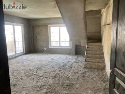 بنتهاوس للبيع – ستون ريزيدنس – التجمع الخامس   جاهز للاستلام – فيو مباشر على البحيرة – وحدة كورنر   مساحة الوحدة: 220 م²   مساحة الروف: 92 م²