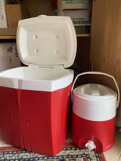 Tank waters ice box 23 litres + ice tanks 6 litres in red