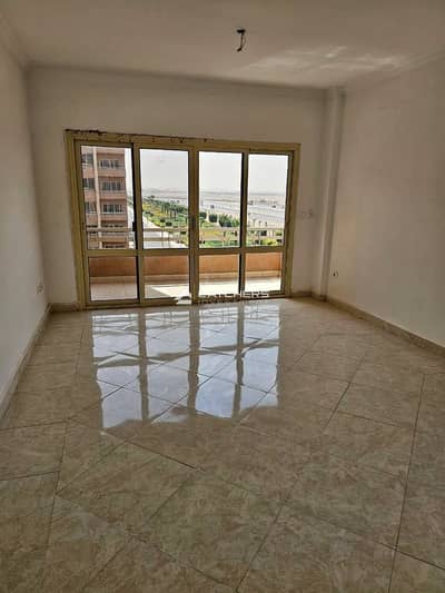 Fully finished apartment for sale in Al-Shorouk with a 35% cash discount, or available via an installment plan with a repayment period of up to 10 yea