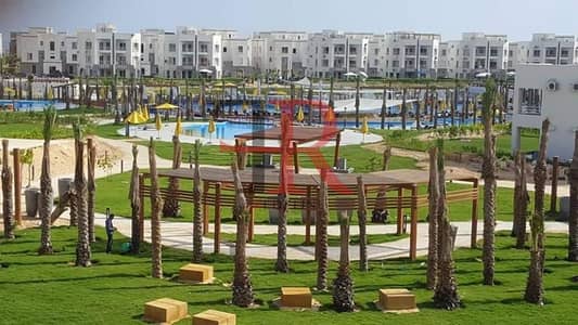 شاليه للإيجار بإطلالة على حمام السباحة في أمواج الساحل الشمالي، سيدي عبد الرحمن.