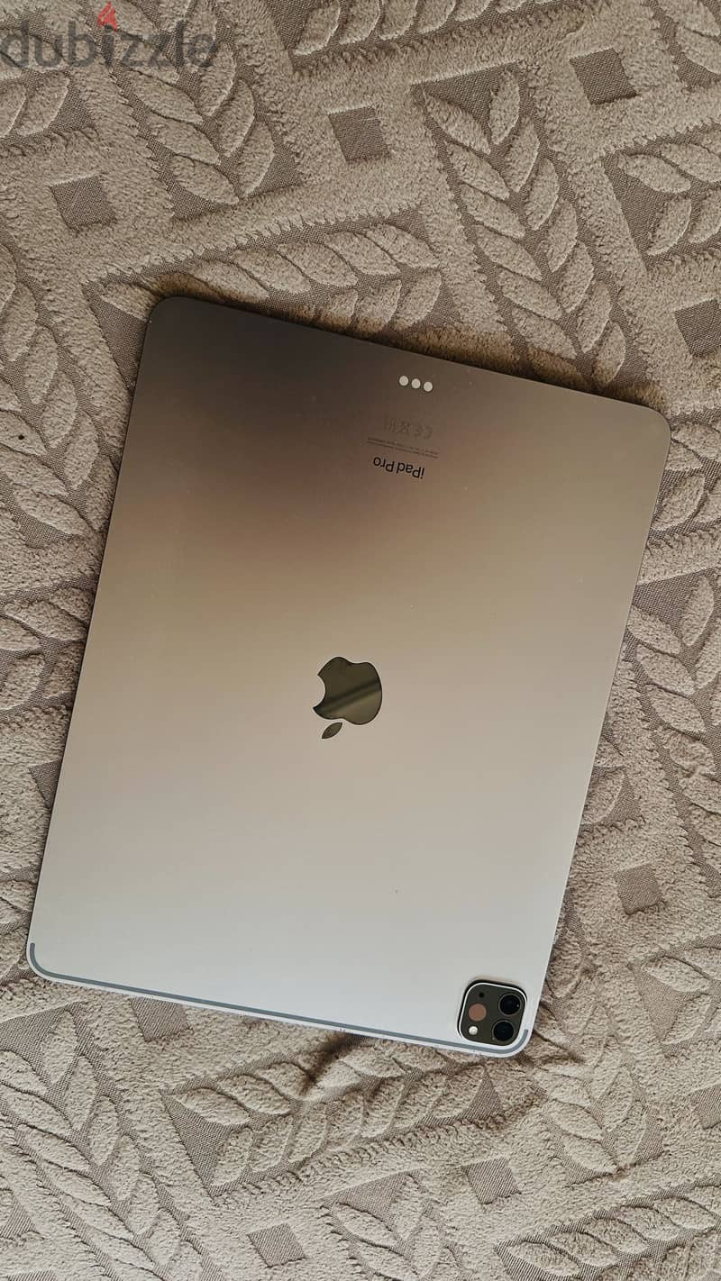 iPad Pro 12.9-inch (6th Generation) Wi-Fi 2