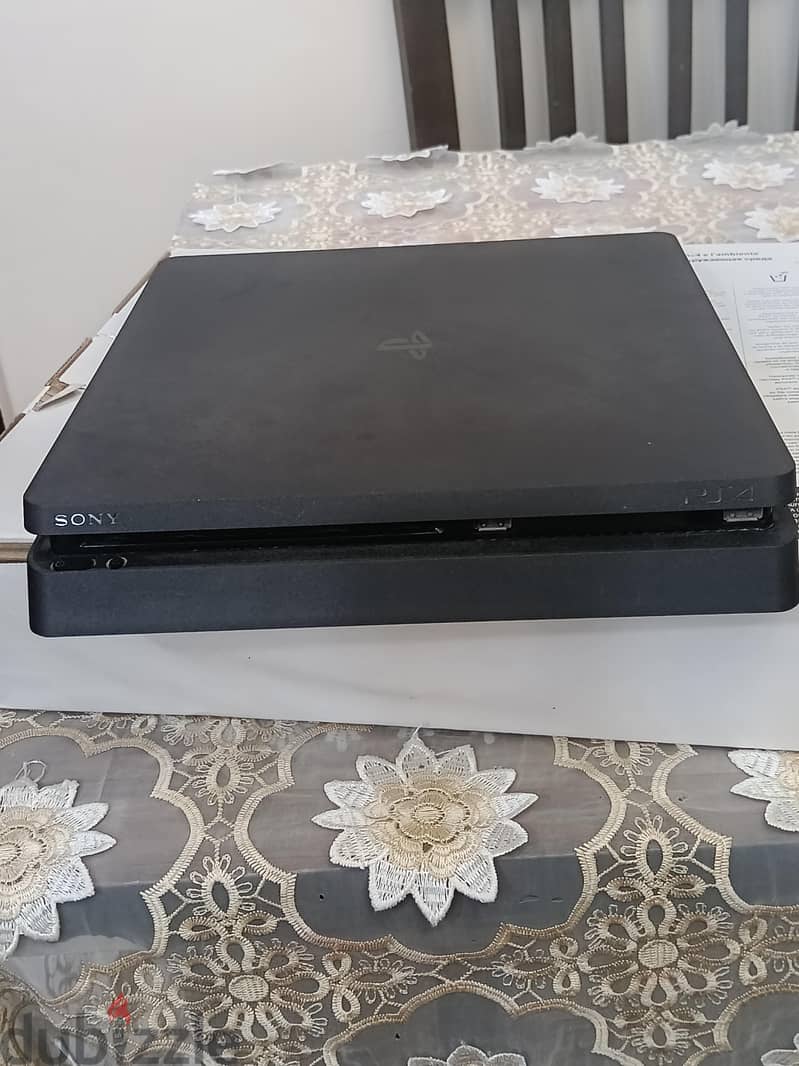 playstation 4 slim 1