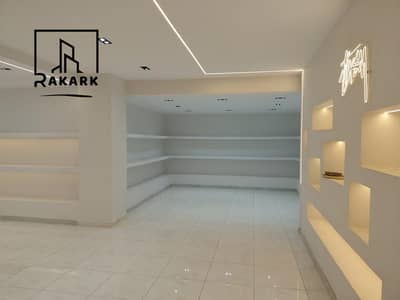 مـخــزن 200م للإيجار في شيراتون المطار في موقع مميز