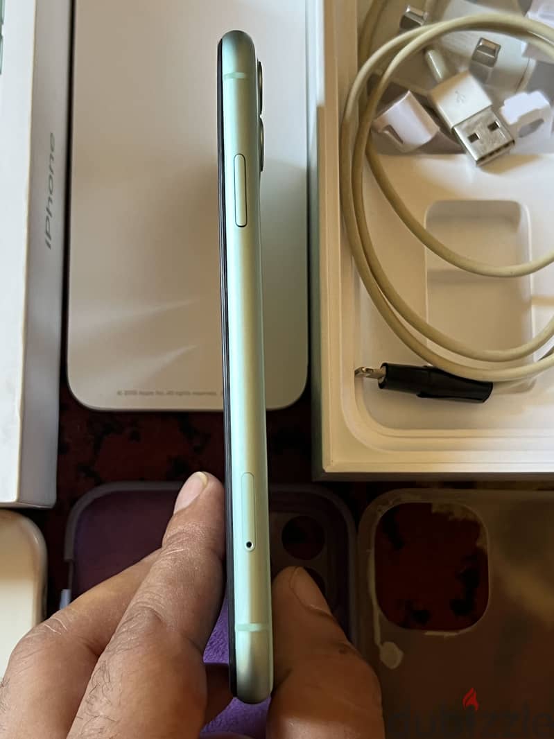 iPhone 11 128 zero 4
