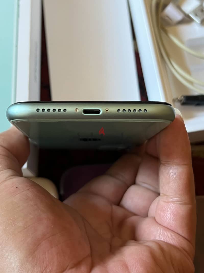 iPhone 11 128 zero 5