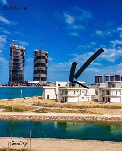 شالية ارضي بجاردن فيو مباشره علي البحر متشطب بالكامل تشطيب فندقي استلام فوري ع الفرش بكمبوند مزارين في العلمين الجديده