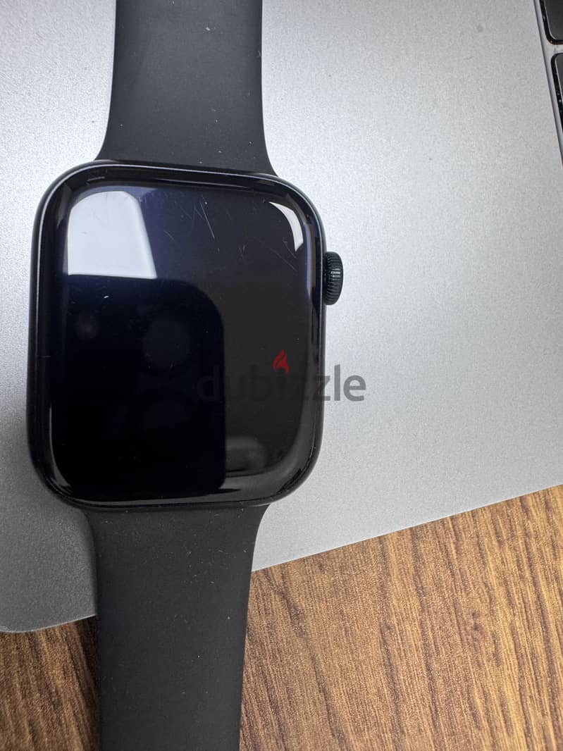 Apple Watch S8 1
