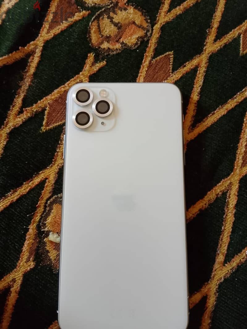 Apple - iPhone 11 Pro Max 2