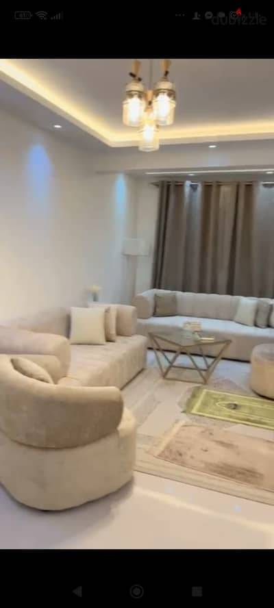 شقة للإيجار بالرقابة الإدارية, مساحه 180م، تشطيب هاي مودرن، 3 غرف، 2 حمام، أسانسير، موقع مميز , تشطيب راق .
