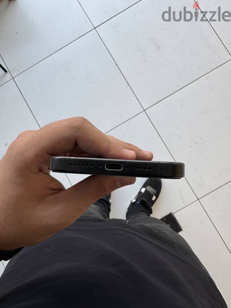 Apple - iPhone 16 Pro Max 3