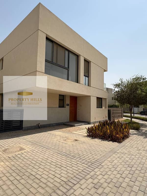 فيلا كورنر للبيع بخصم الكاش في الشروق من كمبوند البروج جاهز للمعاينة بالقرب من الجامعة البريطانية