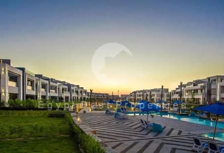 شاليه متشطب بالكامل باطلاله علي اللاجون للبيع في لافيستا راس الحكمه من تطوير شركه لافيستا باقل مقد بالتقسيط علي 8 سنوات