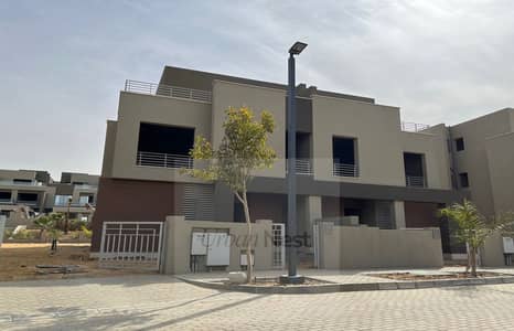 توين هاوس للبيع في بالم هيلز قطامية اكستنشن، التجمع الخامس، جاهزة للاستلام ، بنتهاوس