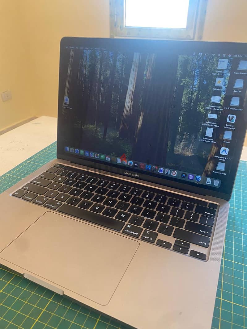 MacBook Pro M2 used Like New 2