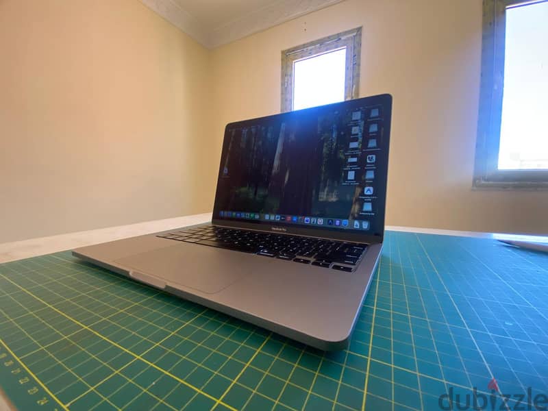 MacBook Pro M2 used Like New 3
