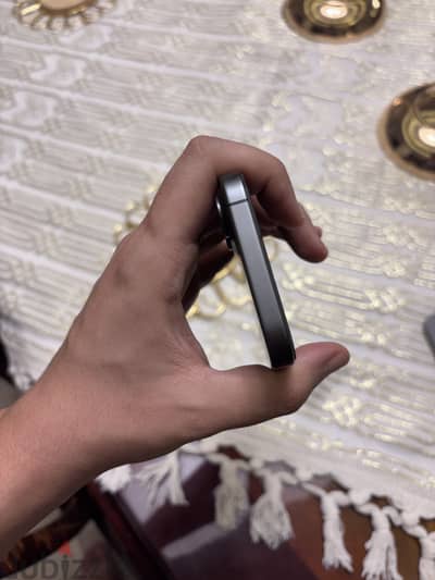 بسعر لقطه كسر زيرو iphone 17 256 بدون ضريبة فلضمان
