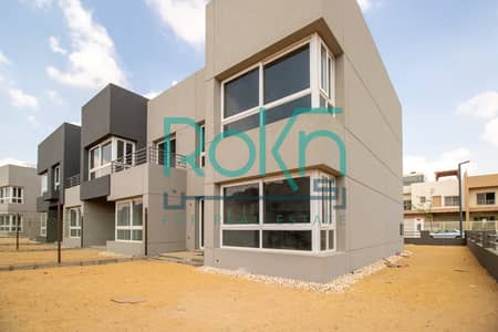 best price for a resale townhouse behind Mall of Arabia; priced low for a quick sale—below market value.