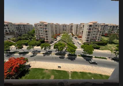 With a distinctive design in the B1, immediate reception, 208 meters cleared, with a view of a street close to services, Talaat Mostafa, immediate reception
