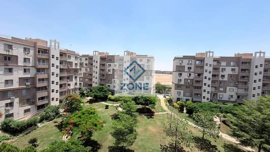 Apartment for rent in front of services view wide garden