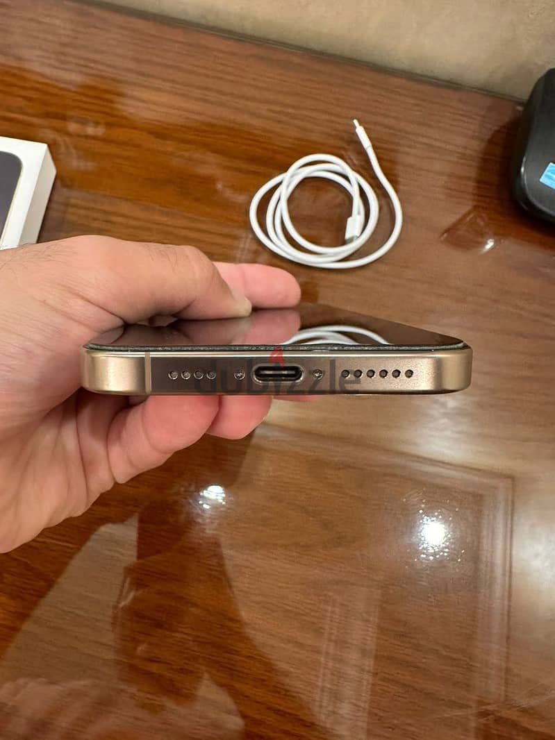 Apple - iPhone 16 Pro Max 3