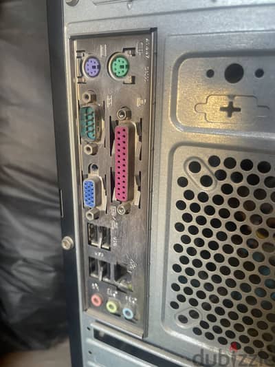 كمبيوتر مكتبي Intel + شاشة HP + هارد 1 تيرا + رامة 4 جيجا للبي