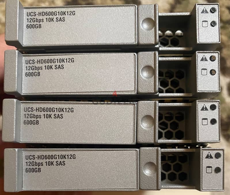 HDD 600GB -1TB 4