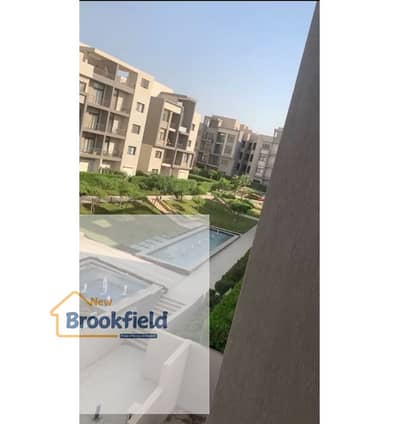 شقه للايجار بالمطبخ والتكييفات فى كمبوند فيفث سكوير المراسم بجوار شارع التسعين ومحور بن زايد Apartment for Rent in Fifth Square Al Marasem