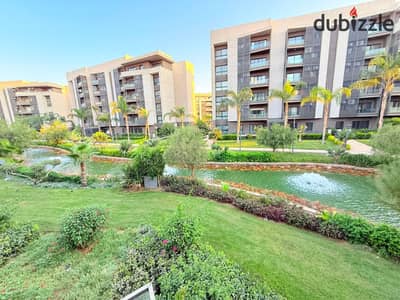 A special opportunity to own an apartment in Privado, Madinaty, 178m, with a direct view of the lakes, distinctive finishes at a very special price, and a wonderful location