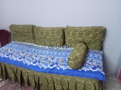 كنبة بلدي عمولة للبيع
