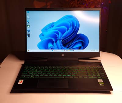 كالجديد بالعلبة و الفاتورة HP Pavilion Gaming 15