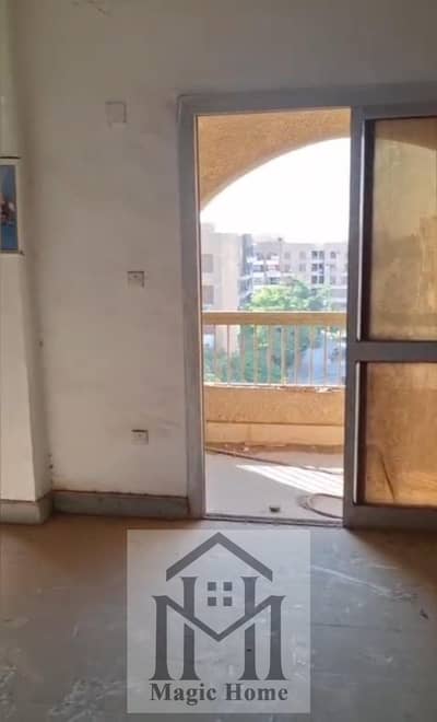 فرصة ممتازة للسكن أو الاستثمار في واحدة من أرقى مناطق الشيخ زايد، جاهزة للبيع الفوري بأوراق ملكية مسجلة وخالصة تماماً.