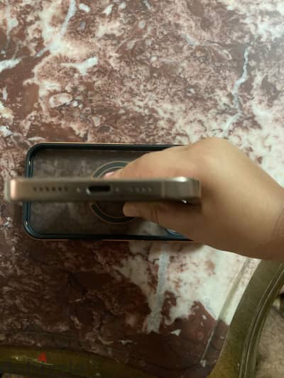 iPhone 16 Pro Maxمعفي ضريبه على الخطين